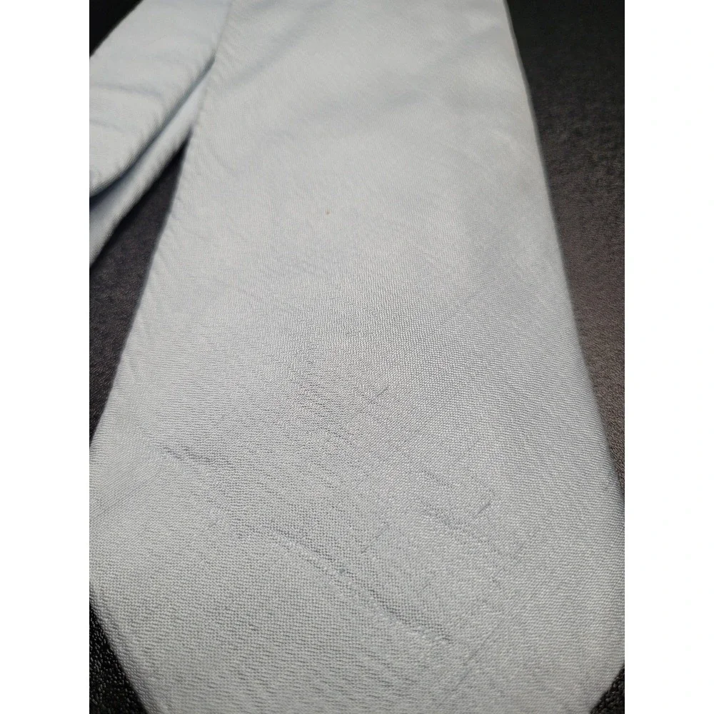Gucci Men's Necktie Light Blue Textured Silk 3.75